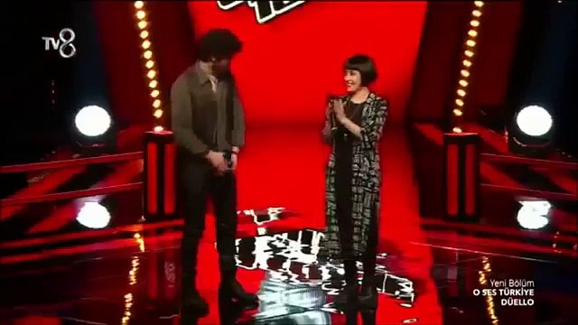 O Ses Türkiye Melek ve Emre Düellosu, Yeni Bir Aşk mı Doğuyor?