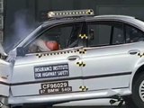 1997 BMW 5 series moderate overlap IIHS crash test