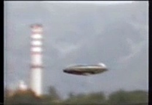ufo/blimp over italy