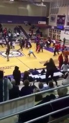 Baston entre deux équipes de basket de lycéennes