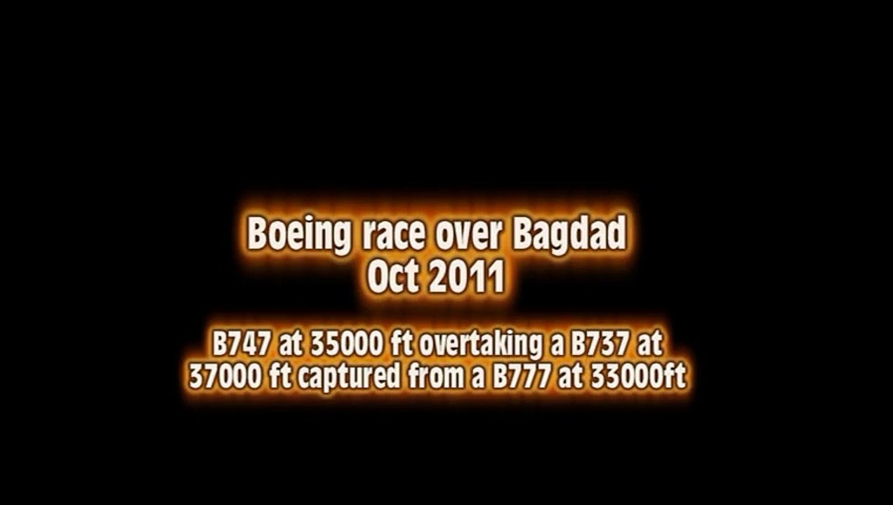 Un Boeing 747 double un Boeing 737 au dessus de