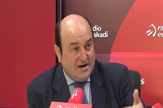 PNV niega a Podemos cuatro grupos en el Congreso