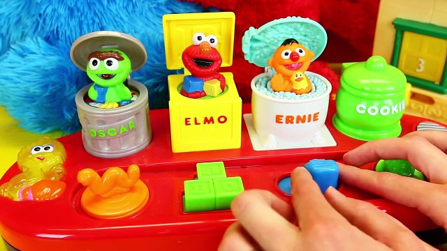 Sesame Street Pop-Up Pals Surprise Cookie Monster & Elmo + Educational Toy Learn Colors &