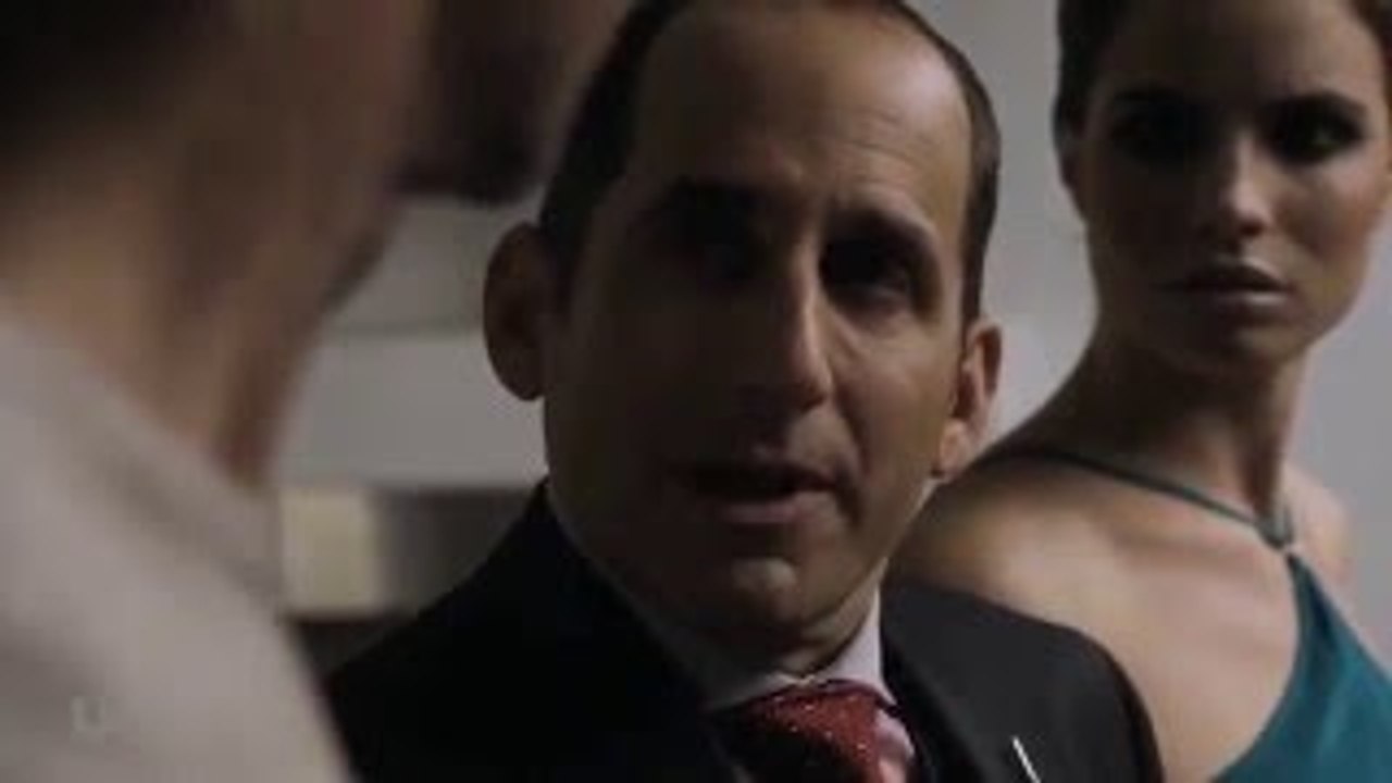 Hollywood Warning of a Big Event in 2016... (Illuminati in America)