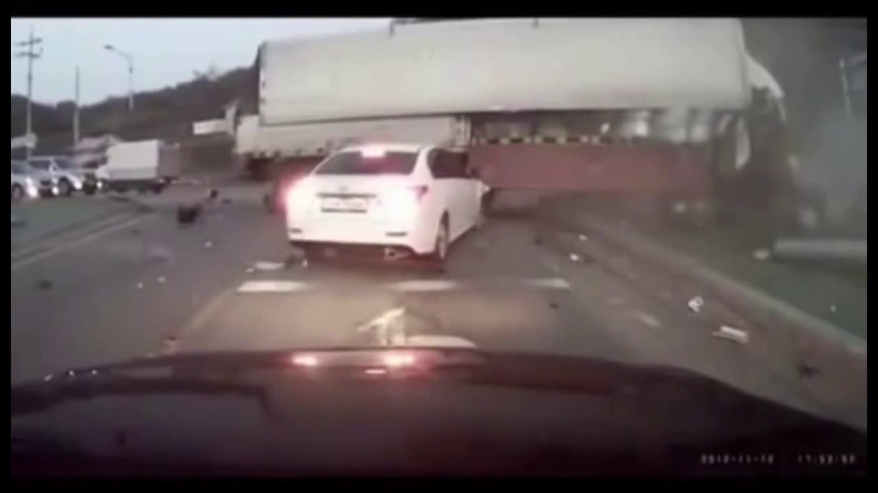 Horrible Accidents   Car Crashes Compilation   Truck Lucky Accidents