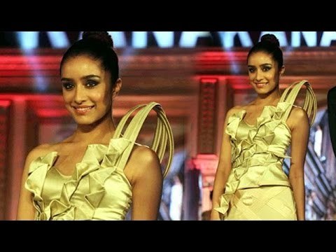 Hot Shraddha Kapoor Ramp Walk For Ken Ferns Kanakia Paris Show