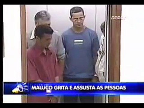 Asansörde Bağırıp Korkutan Adam (Kamera Şakası)