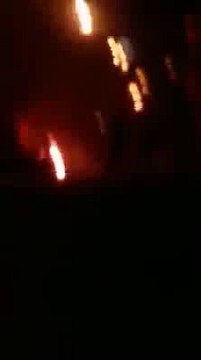 حي الزهور #القصرين الأن تجدّد الإشتبكات بين الأمن و المحتجّين رغم قرار حظر التجوّل