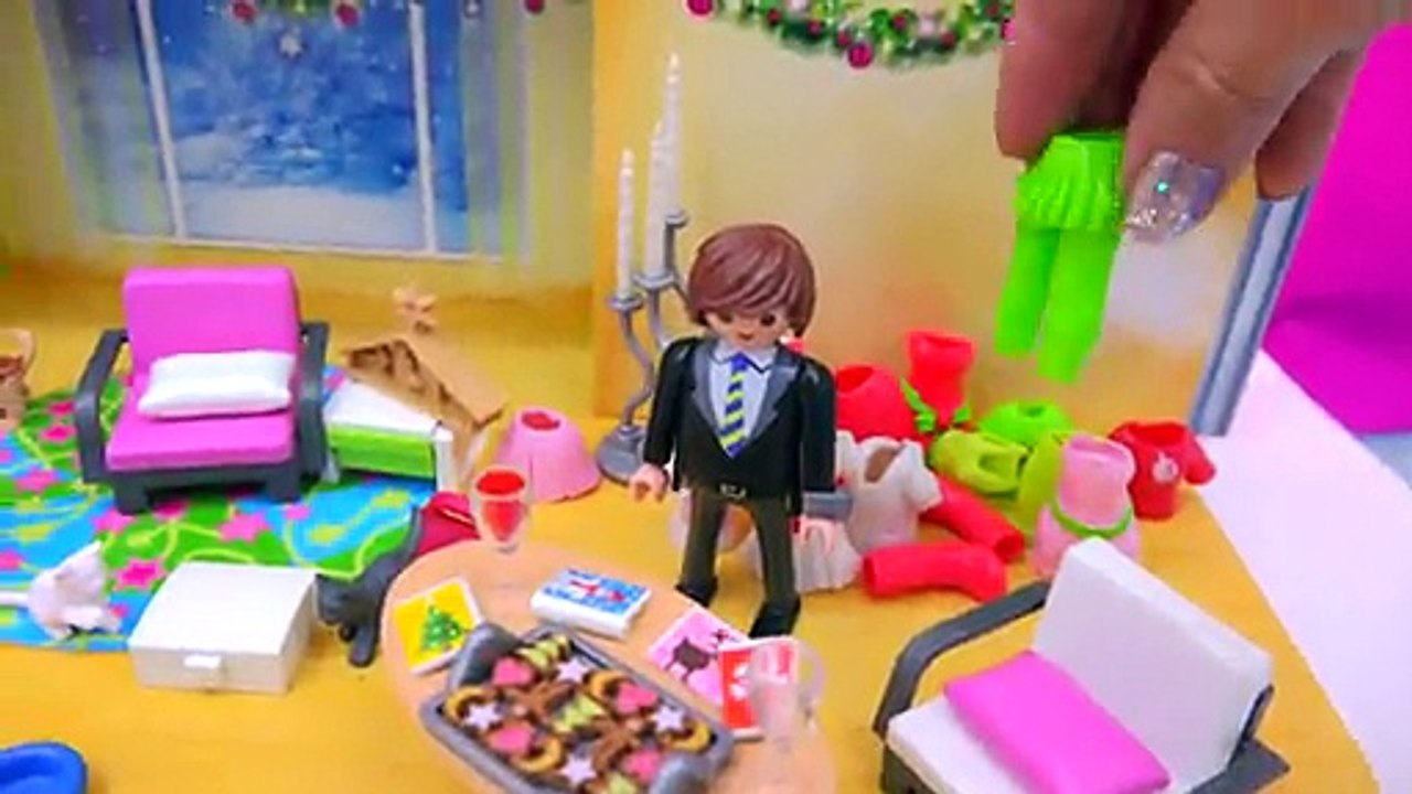 Polly Pocket, Playmobil Holiday Christmas Advent Calendar Day 18 Toy Surprise Opening Vide