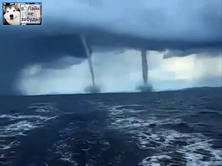 ДВА СМЕРЧА В ОКЕАНЕ Съемка с катера