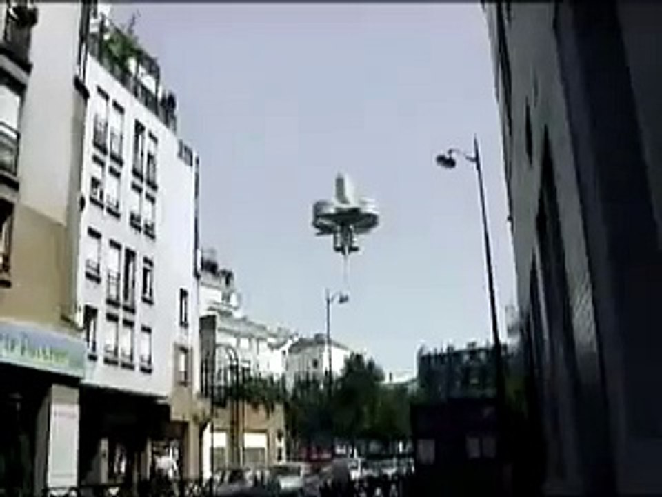 UFO Sighting over Paris, France or TR-3B Aurora Project in Night Vision.