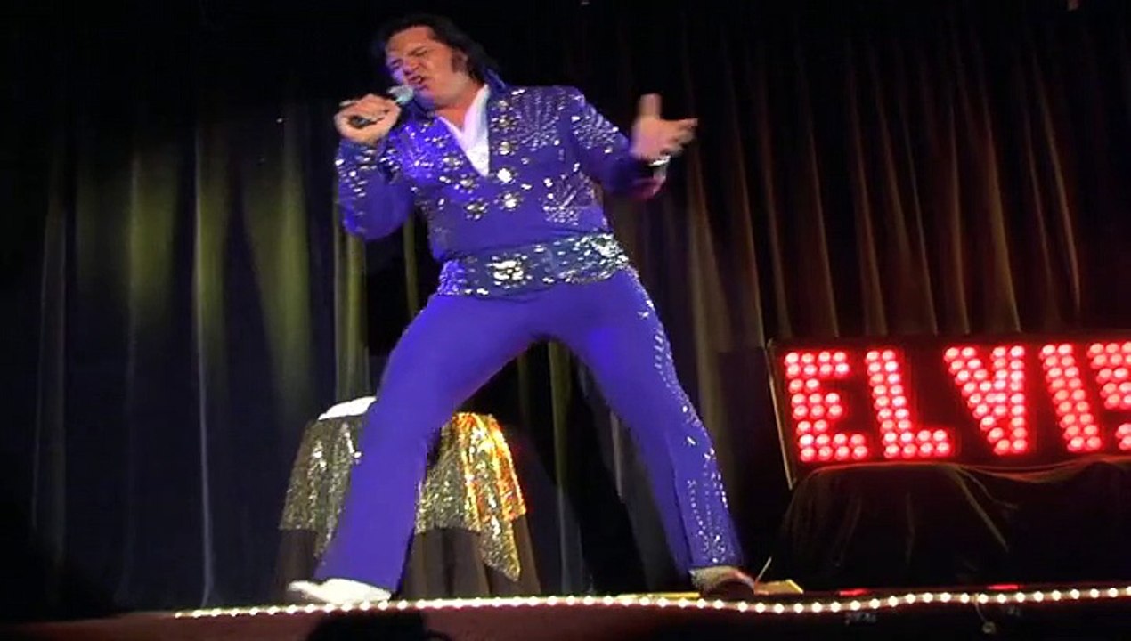 Elvis Lee Jones sings 'Bridge Over Troubled Water' Elvis Day 2008