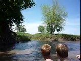 Atacados por carpas en pleno rio