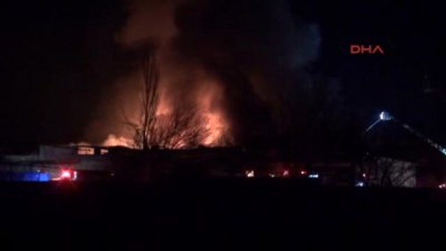 İzmir- Soğuk Hava Deposu ve Et İşleme Tesisi Yanarak Kül Oldu
