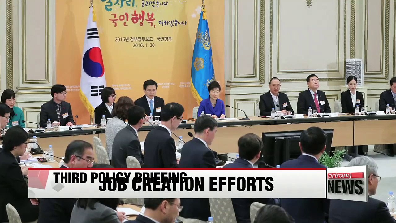 President Park hears policy briefing on youth job creation, improving quality of life