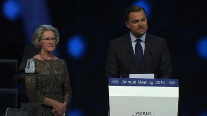 Davos: croissance en péril, attentats, crise migratoire au menu du premier jour