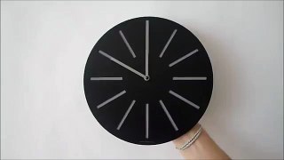Timeless 25 cm zwart grijs wandklok - World clock wall