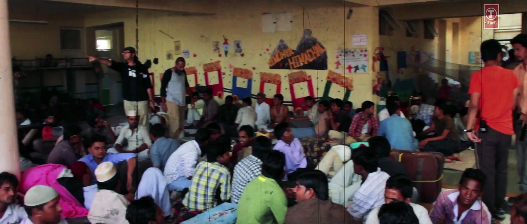 AIRLIFT - People's Reaction- What Makes You to Feel #ProudToBeIndian