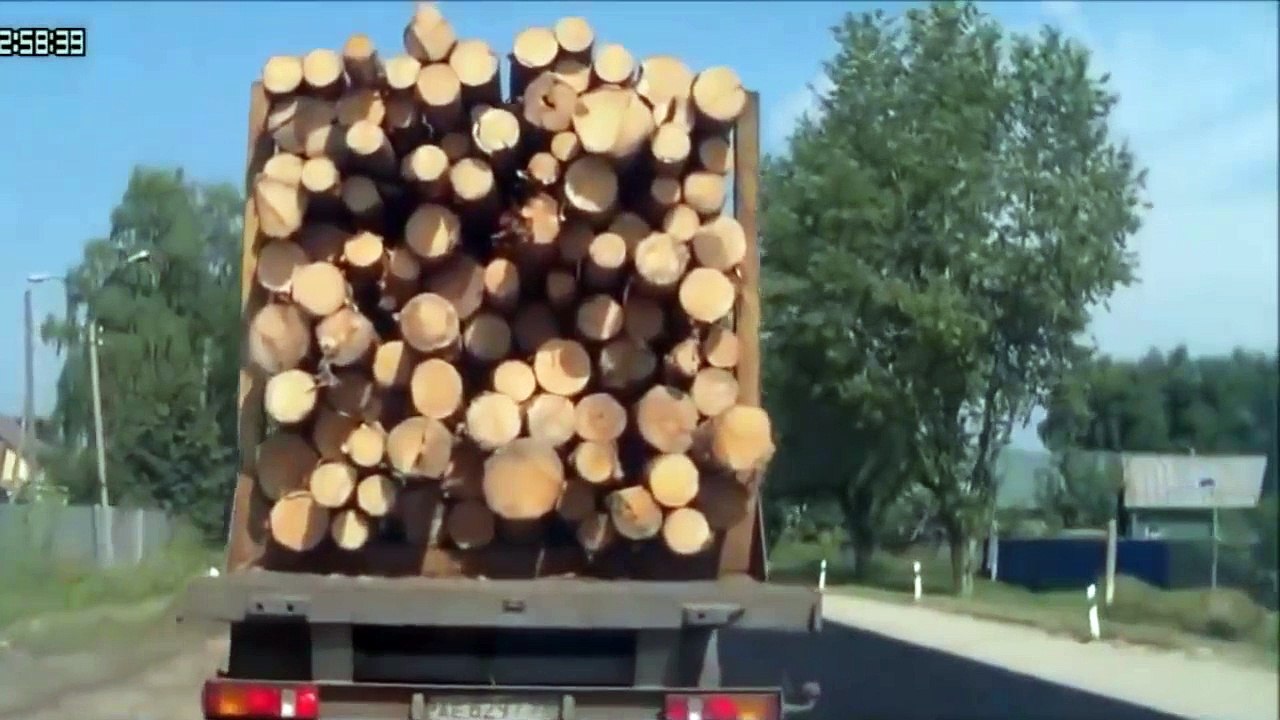Car Crashes Compilation 4