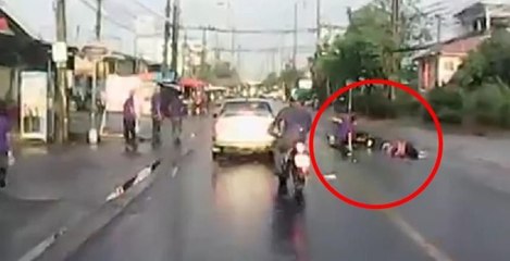 Ölümden kıl payı kurtuldu...İki motosiklet birden çarptı