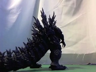 S.H. Monsterarts - Godzilla 2000