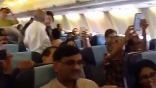 Sonu Nigam singing on plane