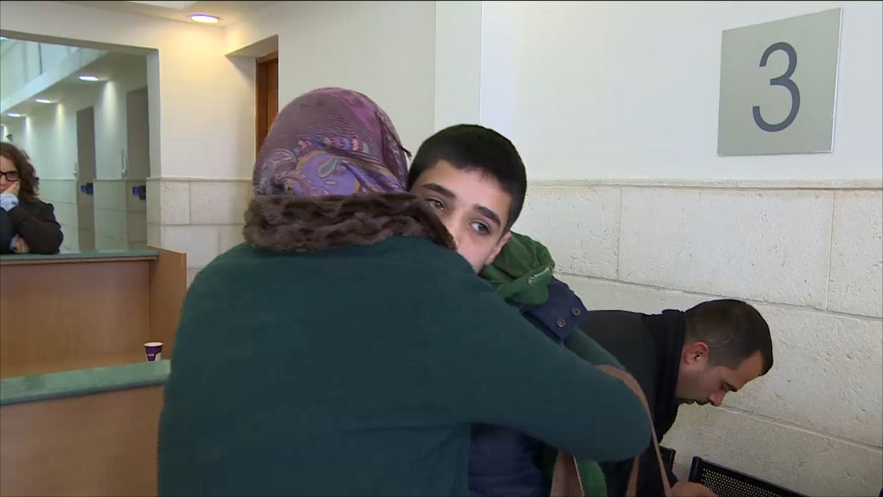 ضغوط على الطفل مناصرة للاعتراف بعملية طعن إسرائيلي
