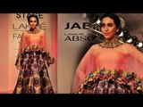 Karishma Kapoor Dazzles On The Ramp | Lakmé Fashion Week Summer/Resort 2015