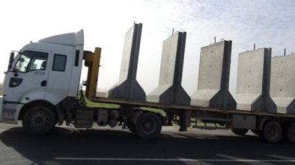 Nusaybin'de Suriye Sınırına 3 Metre Yeksekliğinde Beton Duvar