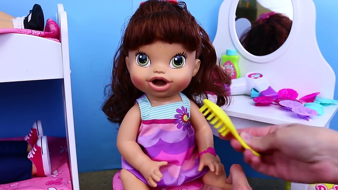 BABY ALIVE Sleepover With Lucy, AMERICAN GIRL DOLLS Molly & My Friend Cayla Hair Makeover
