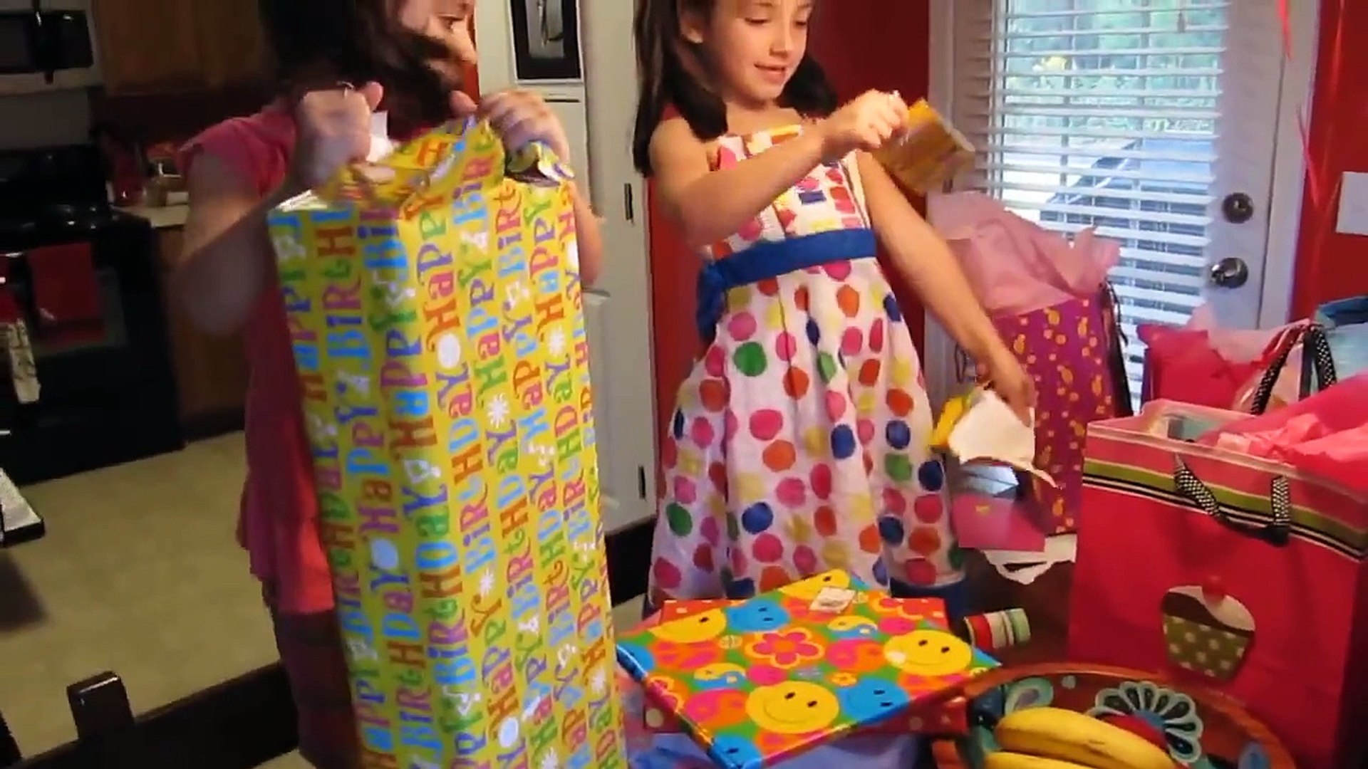 ⁣ПОДАРКИ на день рождения! The birthday PRESENTS!