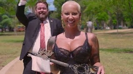 Amber Rose Struts Through A Walk Of No Shame Video For Funny Or Die