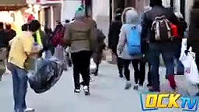 Evsiz bir çocuk görseniz ne yaparsınız - Sosyal Deney - Social Experiment