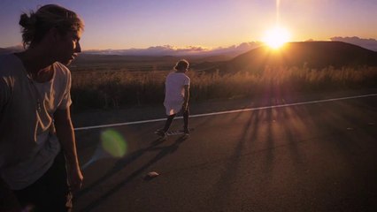 Jay Alvarrez est de retour à Hawaï et sa vie est toujours aussi parfaite !