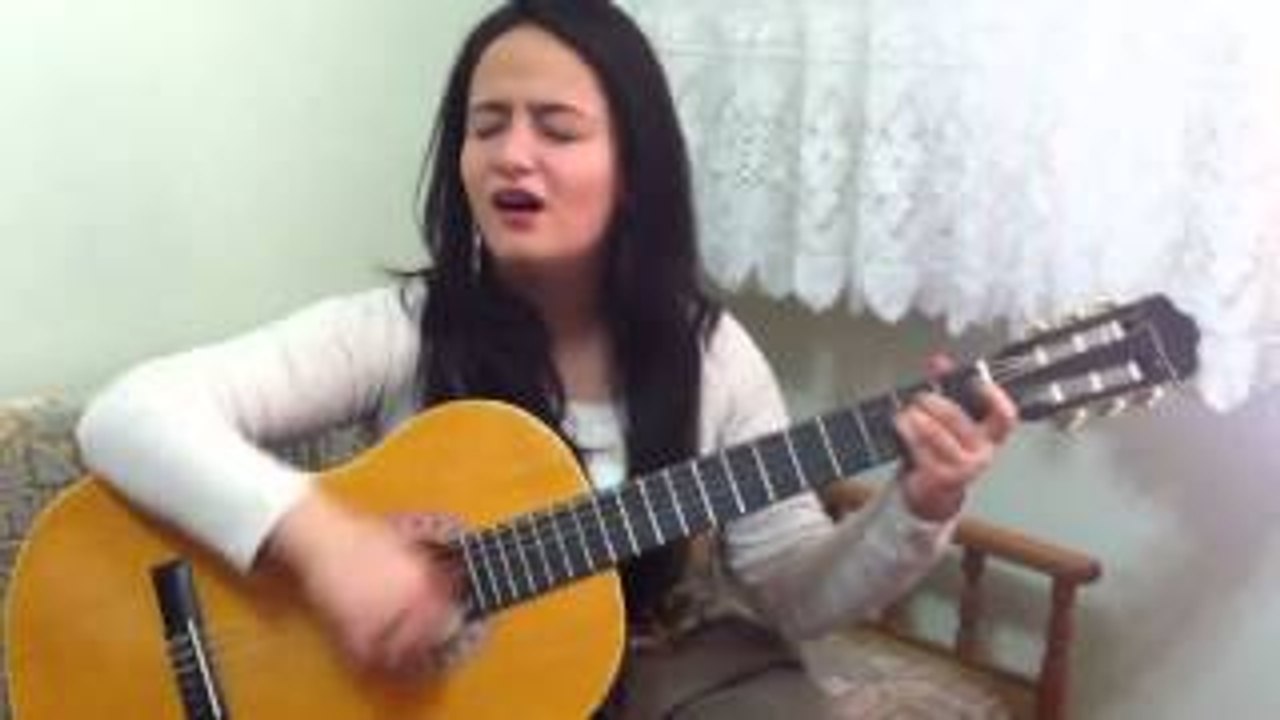 Amatör Şarkı Ceren Bozkurt Vazgeçtim yana yana