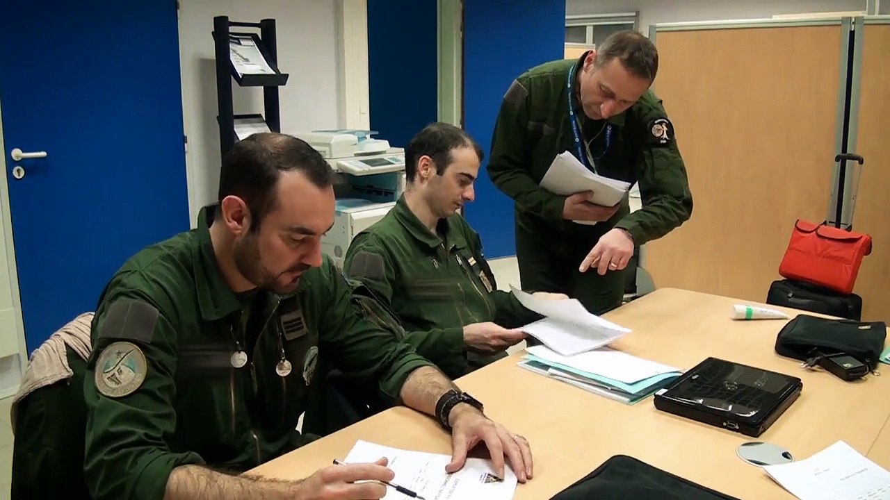 Sous les cocardes N°4 - Le centre d'expertise aérienne militaire