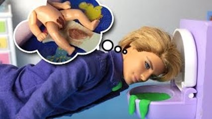 Barbie Bebes Gemeos faz muito coco Ken passa mal trocando Fralda Barbie Portugues DisneyKi