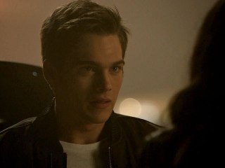 La Bête : Hayden découvre une mystérieuse créature 🐾