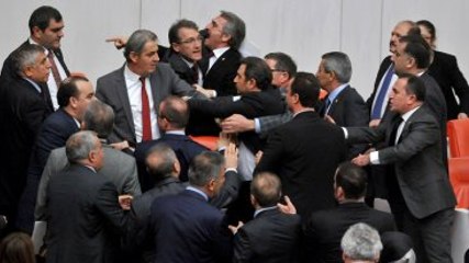 Cizre Gerginliği Genel Kurul Görüşmelerine Bir Saat Ara Verdirdi