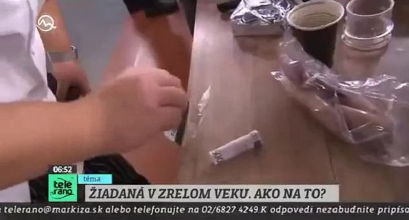 Un cuisinier slovaque se prépare un rail de coke à la télévision