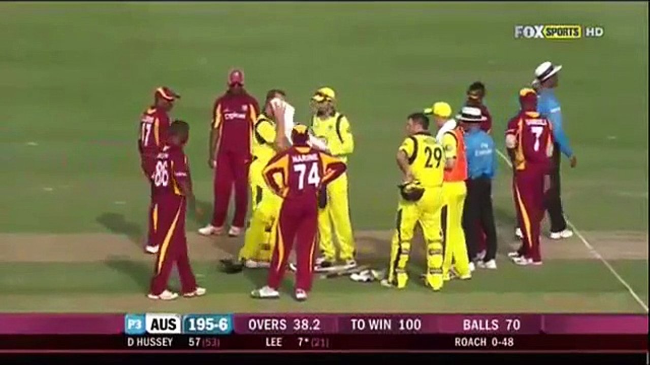 Kemar Roach Beamer to Brett Lee, Funny but Dangerous.Rare cricket video