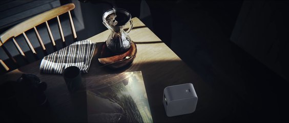 "meet your own world" - Portable Ultra Short Throw Projector