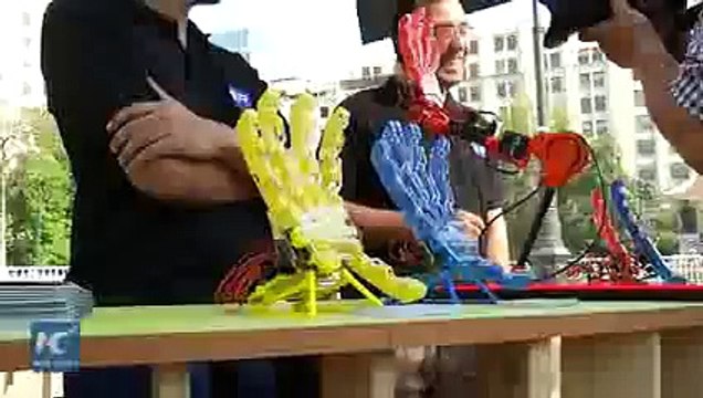 Nouvelle robots fascinate visitors of Chilean Congress of Future 2016