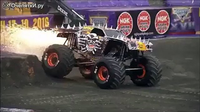 Двойное сальто на автомонстре