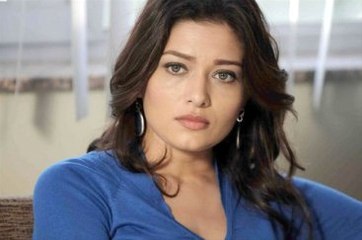 Nurgül Yeşilçay, "Paramparça" Sessizliğini Bozdu