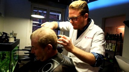 Verviers: fan de retour vers le futur Denis coiffe ses clients en Hoverboard