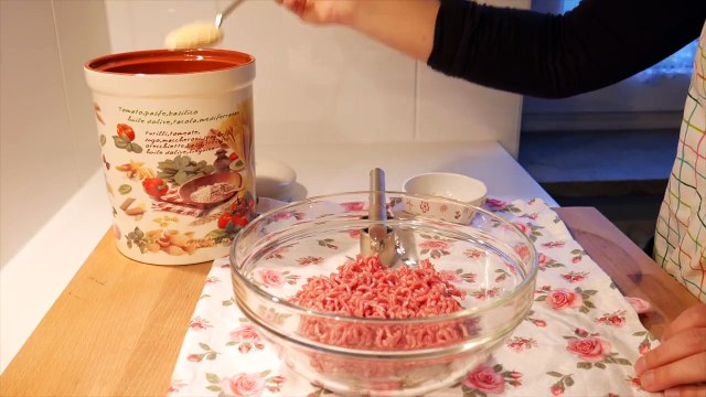 Sulu Köfte Tarifi | Sulu Köfte Yemeği Nasıl Yapılır | Bulgurlu Etli Yemek Tarifleri