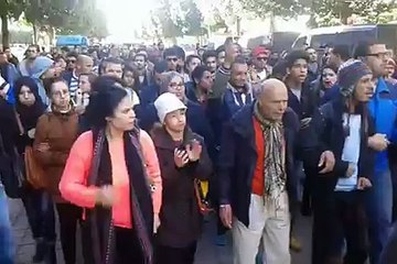 مسيرة تجوب شارع الحبيب بورقيبة