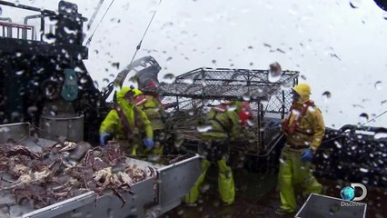 Josh Harris Struggles with Typhoon Nuri | Deadliest Catch