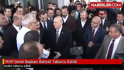 Bahçeli'den Kendisini Karşılayan Ülkücülere Bozkurt Selamı